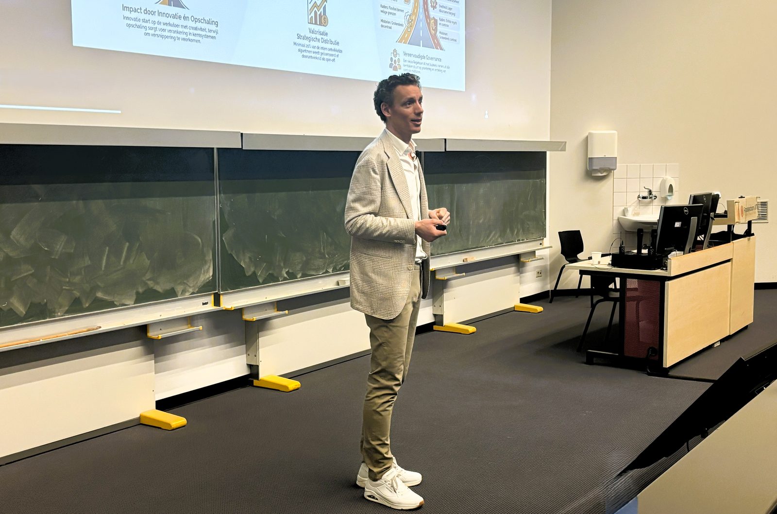 Laurens geeft college bij Amsterdam UMC